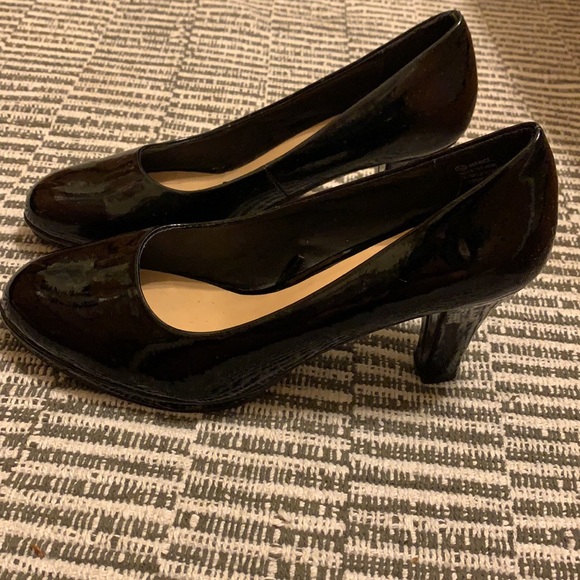 George shiny black pumps - Picture 2 of 5